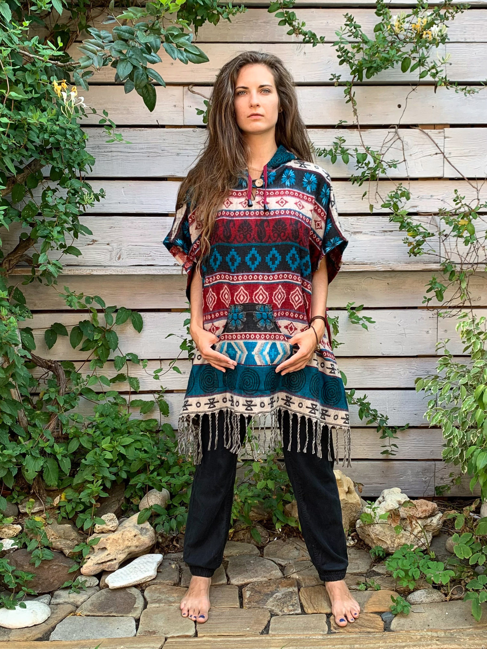 Пончо шерстяное с орнаментом