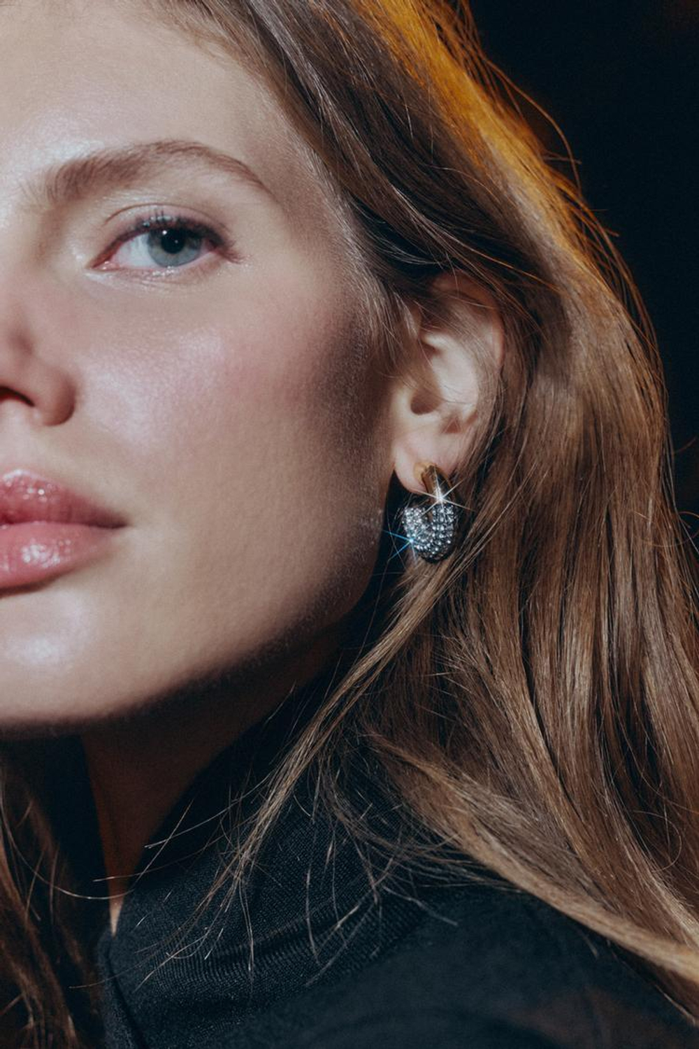 ZARA СЕРЬГИ-КОЛЬЦА СО СТРАЗАМИ, ЗОЛОТИСТЫЙ