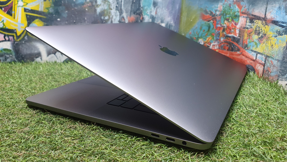 MacBook Pro Retina 15" 2017 (A1707) i7/16Gb