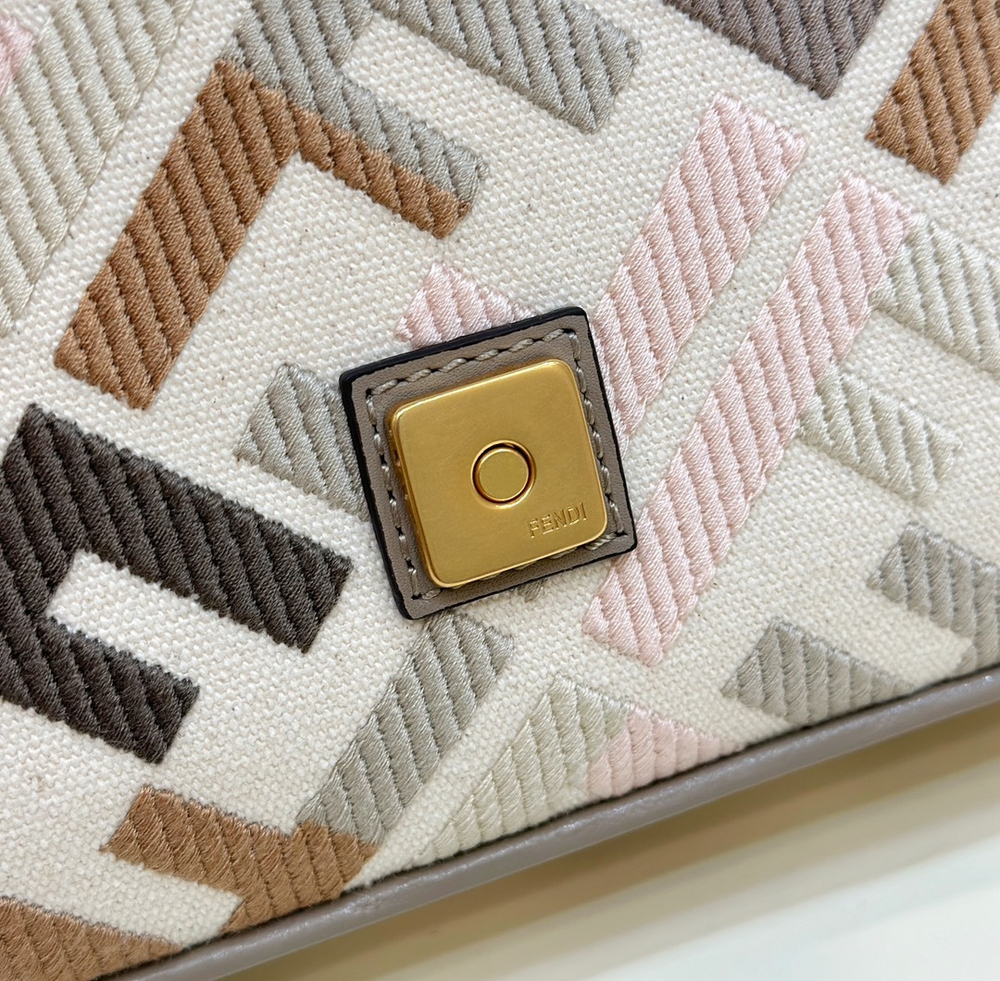 Fendi Baguette 27 cm