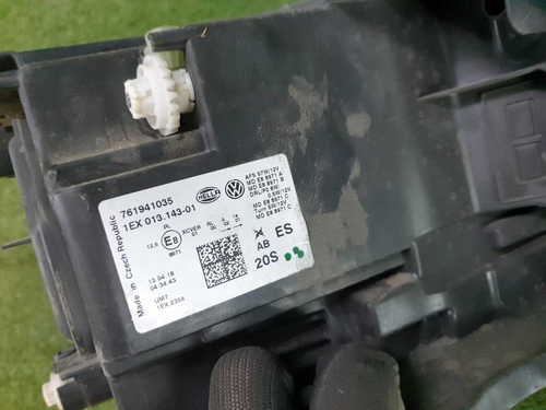 Битая Фара левая VW Touareg 3 (2018-н.в.) LED