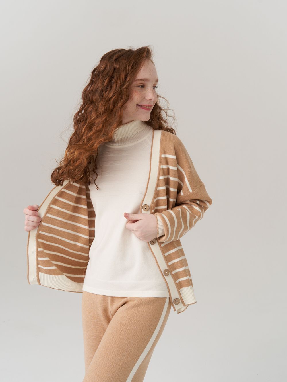 Кардиган для девочки в школу AT1010 сахара