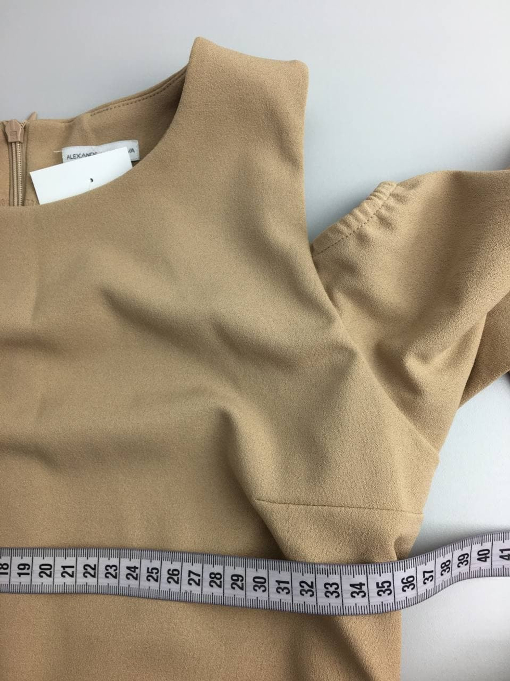 Платье ALEXANDRA KAZAKOVA светлое 40/42 размер, новое