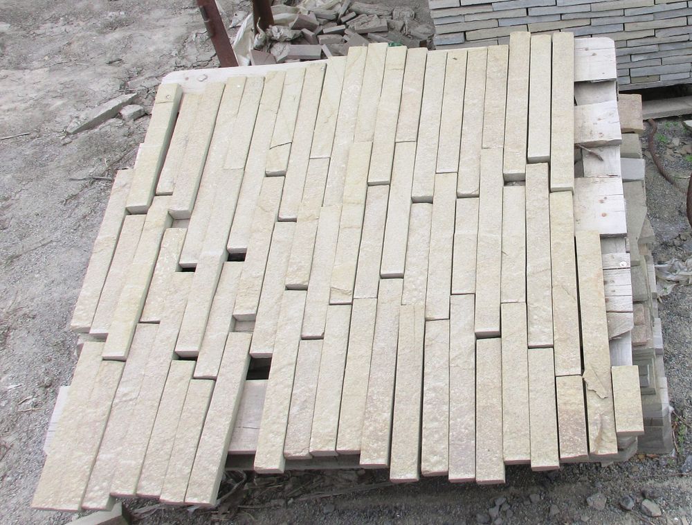 Sandstone Sawn Grey Tile /m2