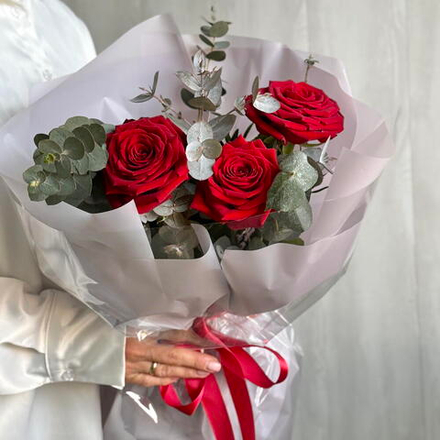 Букет(роза бордовая,эвкалипт)