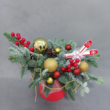 Новогодняя композиция в шляпной коробке