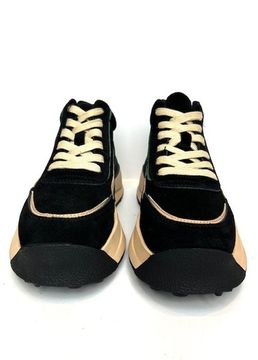 Кроссовки женские