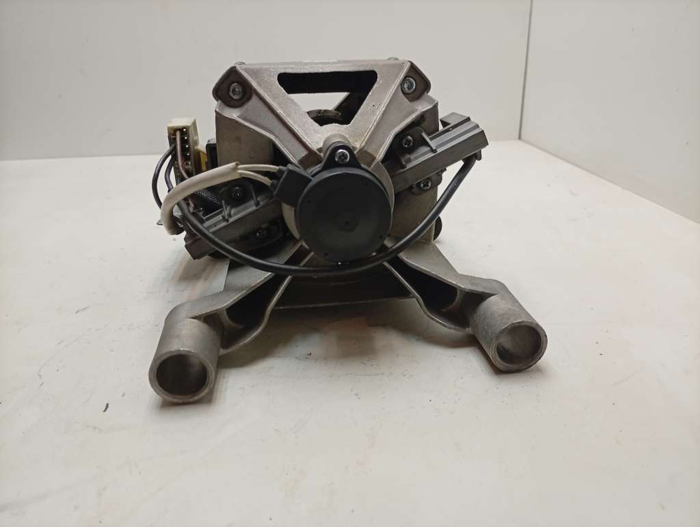 WF8500NMW/YLP кт25 Двигатель для стиральных машин Samsung DC31-00002R б/у