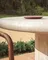 Уличный стол Drasi из бетона с отделкой под травертин, диаметр 122 см