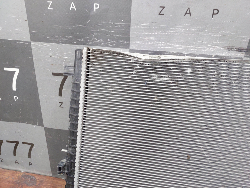 Радиатор двигателя Skoda Octavia 3 (A7)  Б/У Оригинал 5Q0121251EN