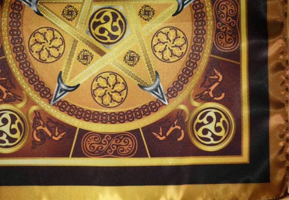 Магическая скатерть "Викка Звезда Земли Волшебная Сила Земли" (средняя)