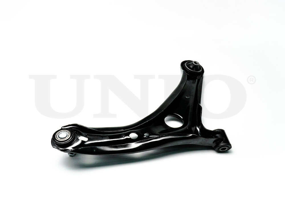 Рычаг подвески поперечный передний нижний левый UNIO SSP-40063