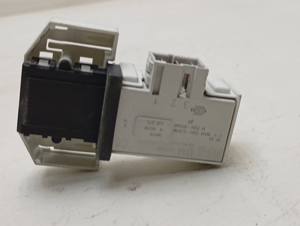 WLF20181CE/18 кт38 Блокировка люка для стиральной машины Bosch 610147 б/у