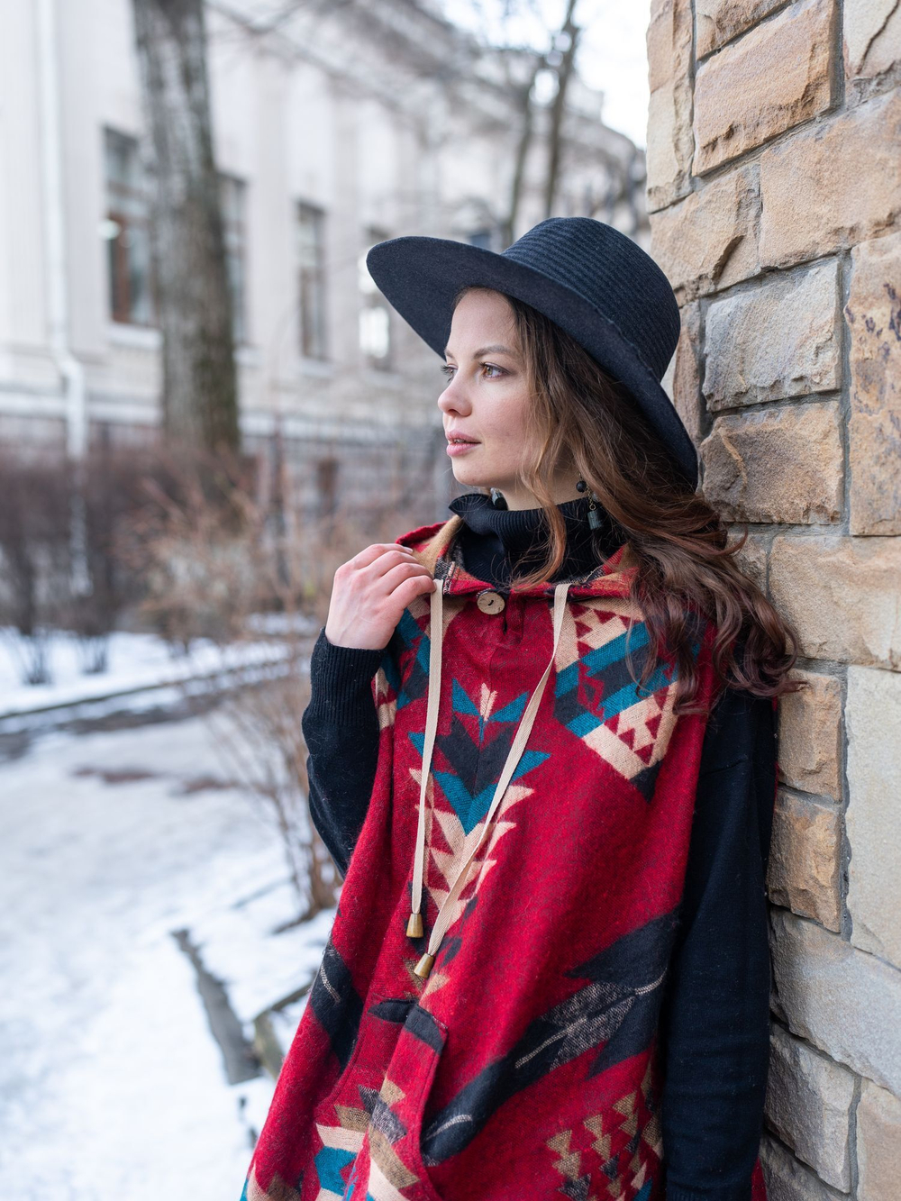 Пончо женское шерстяное с орнаментом