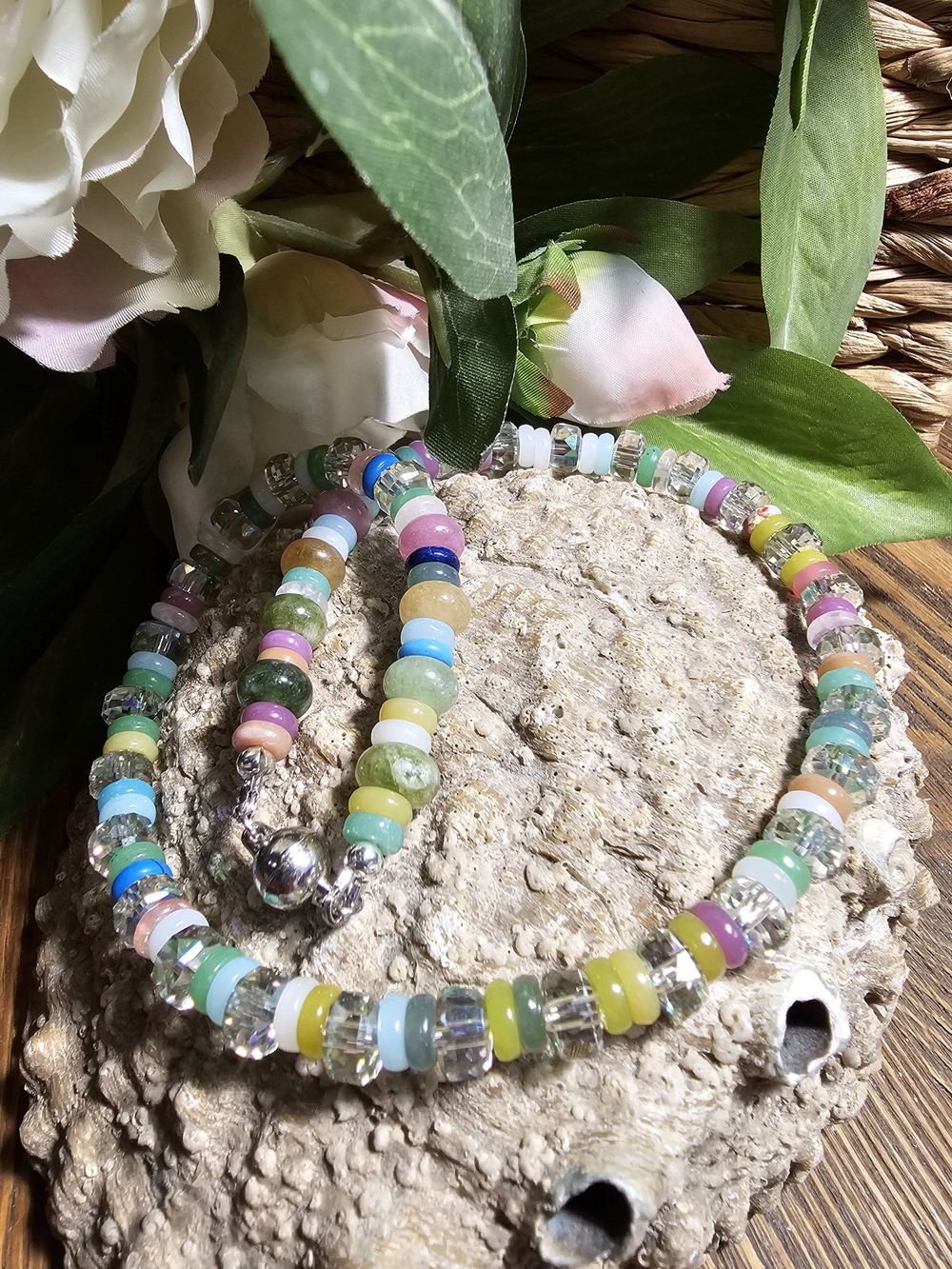 Колье ручной работы из ассорти натуральных камней и хрусталя "Ассорти"