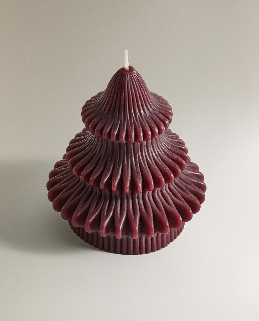 ZARA HOME СВЕЧА «ЕЛОЧКА» С АРОМАТОМ GINGERBREAD