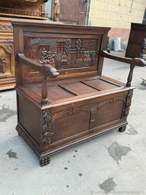 Старинная лавка