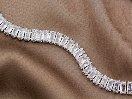 Колье-чокер со стразами 6мм