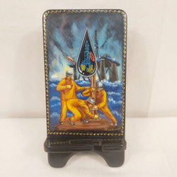 Сувенирная подставка для телефона с ручной росписью Палех "Нефтяники"