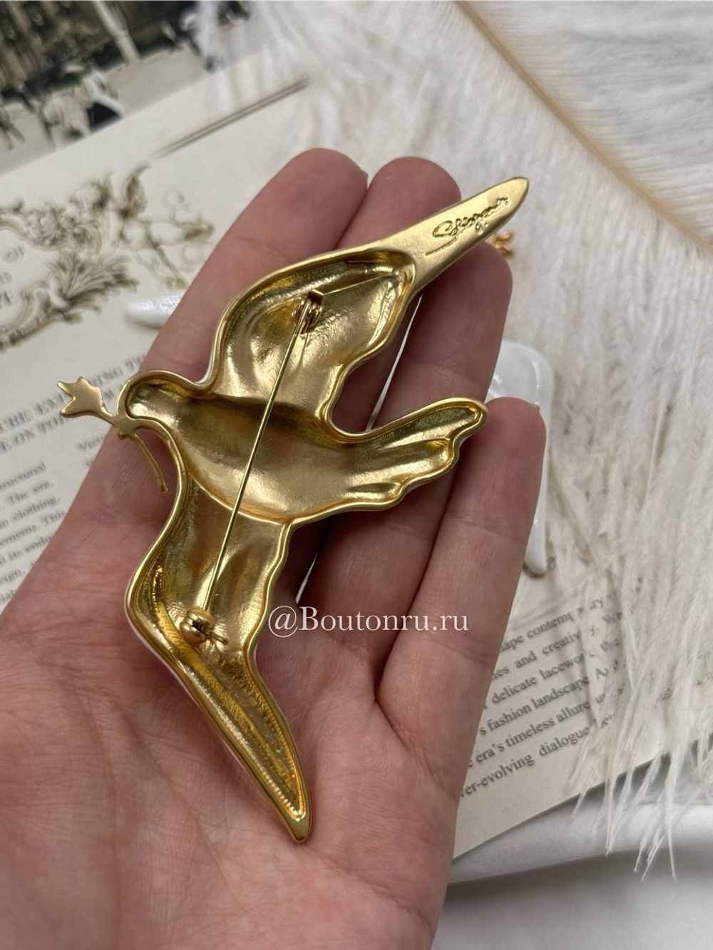 Брошь "Птица" белая эмаль Скиап.