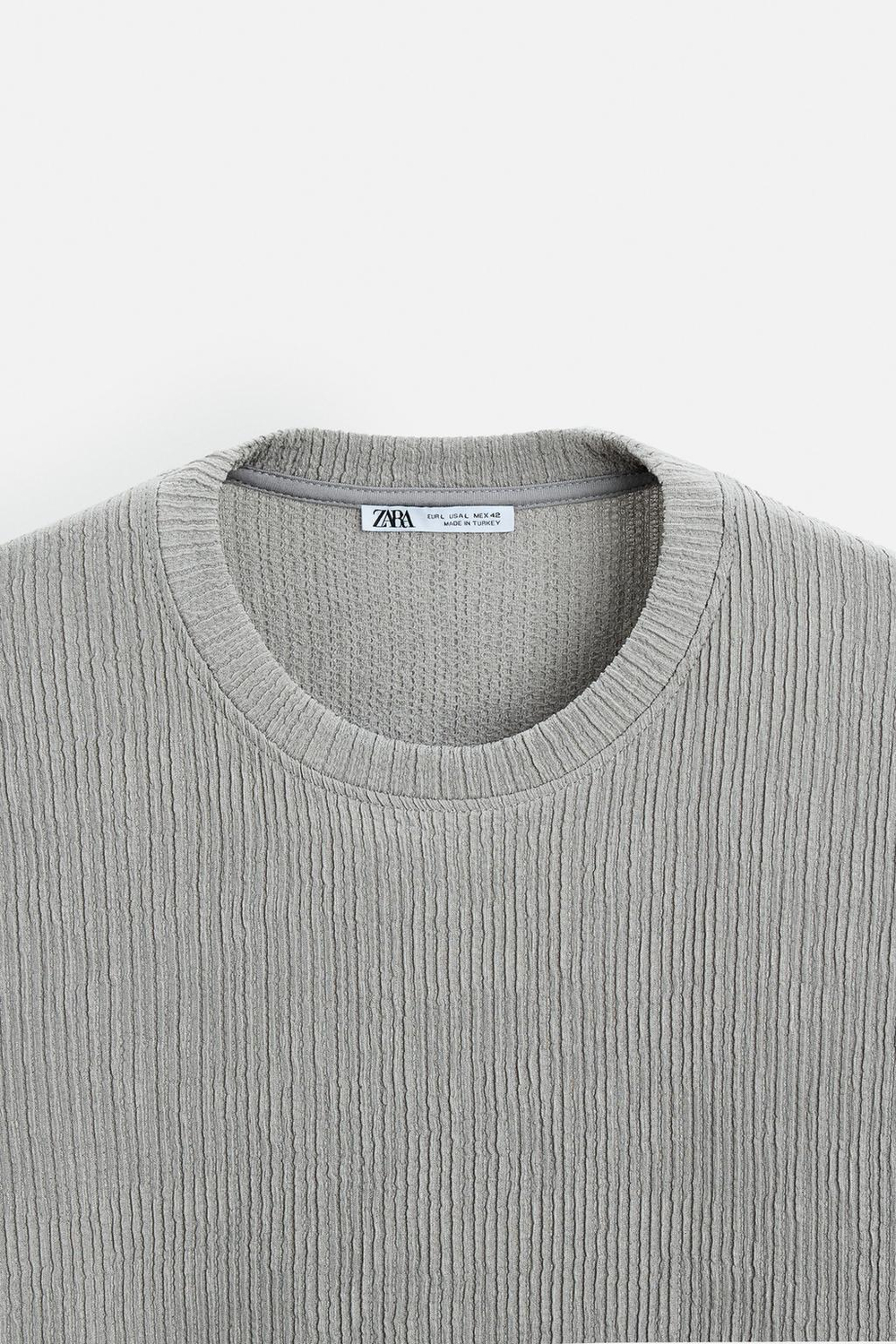 Футболка jacquard с рельефным узором