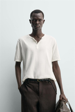 ZARA ФУТБОЛКА С ВОРОТНИКОМ НА ПУГОВИЦАХ, ЭКРЮ