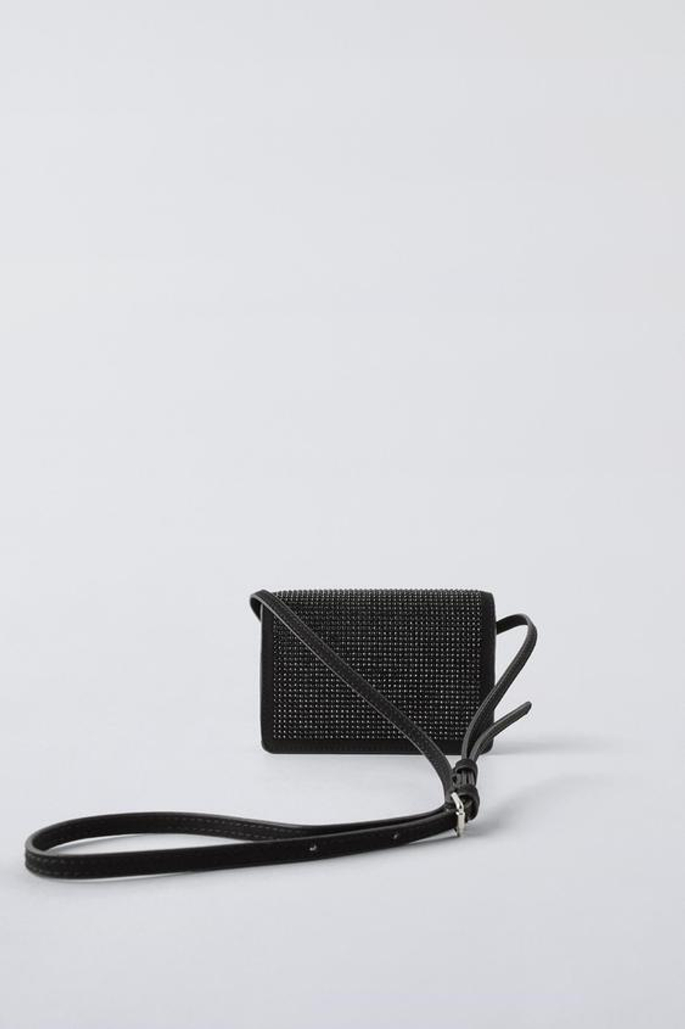 ZARA СУМКА ИЗ БЛЕСТЯЩЕГО МАТЕРИАЛА, ЧЕРНЫЙ