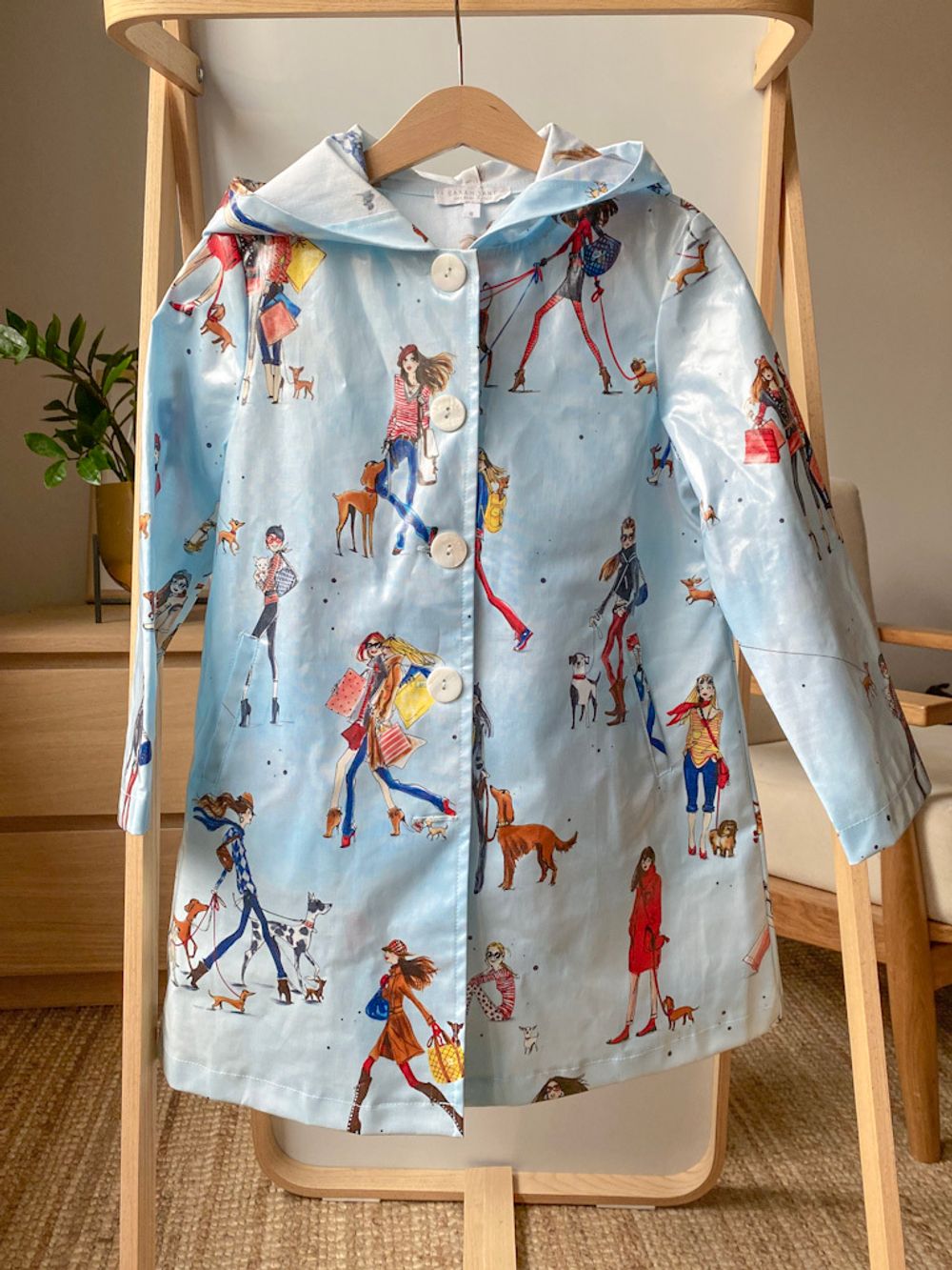 Новый плащ Sarah Jane, 116