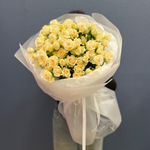 Букет из кустовых кремовых роз #37