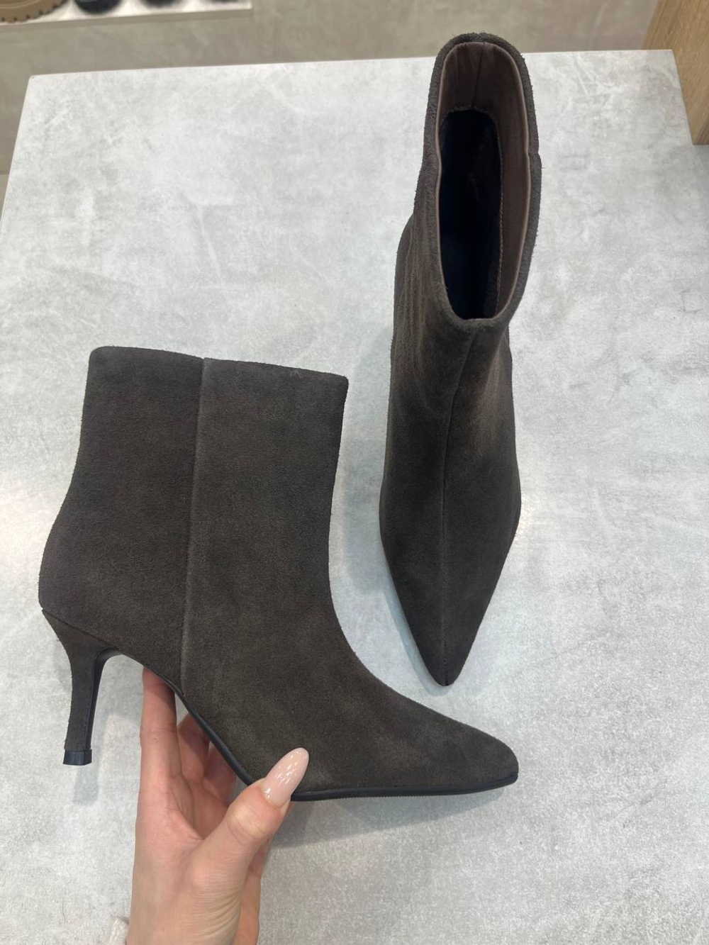 Ботильоны из натуральной замши