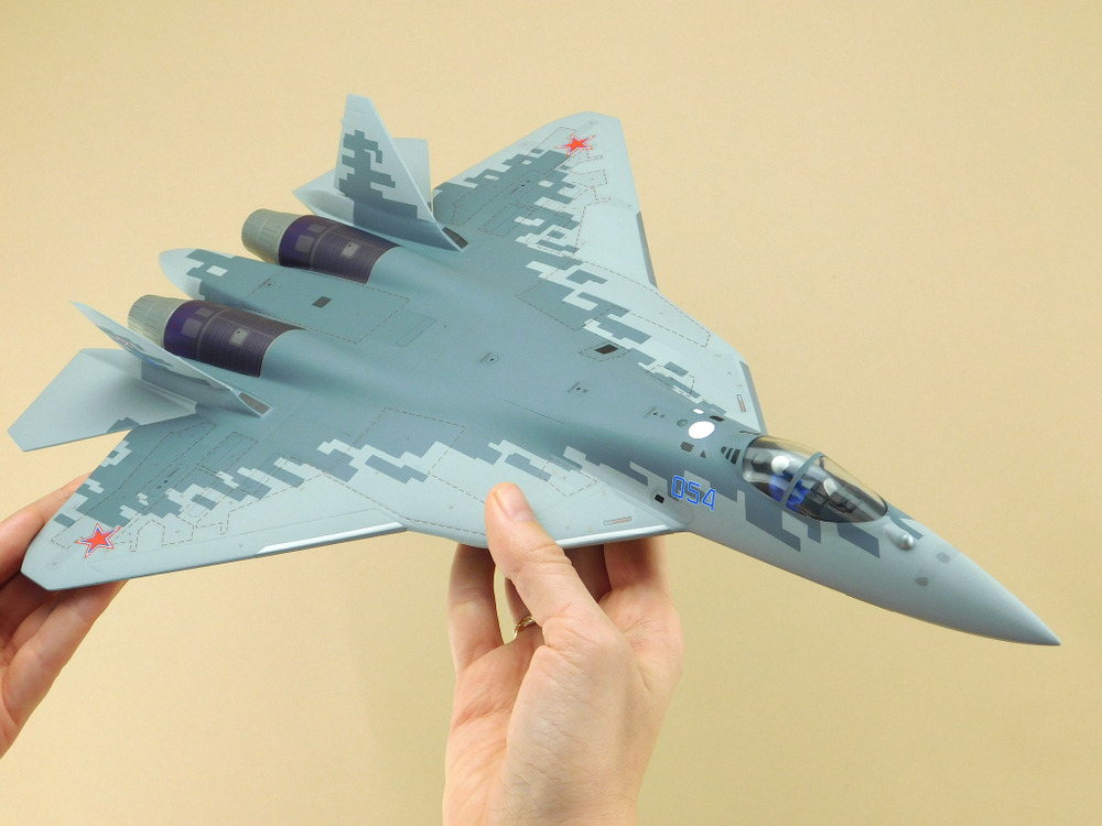 Модель самолета Су-57 (М1:48, 054, Пиксели)