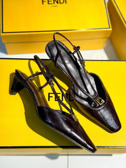 Босоножки Fendi