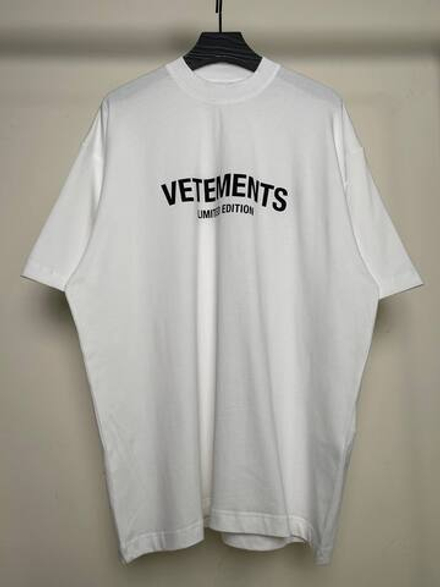 Футболка Vetements
