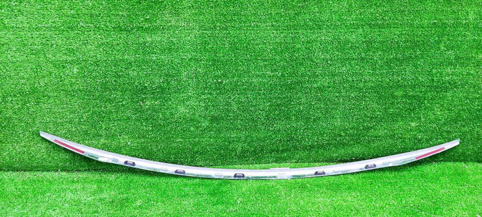 Молдинг крышки багажника Mercedes E W213 (2016-2021)