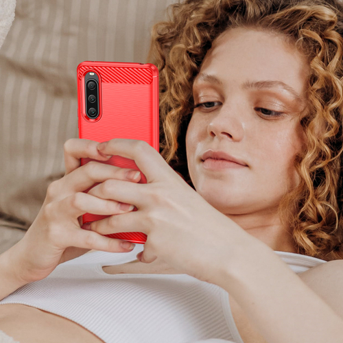 Чехол красного цвета с дизайном под карбон на Sony Xperia 10 V, 10-5, мягкий отклик кнопок, серия Carbon от Caseport