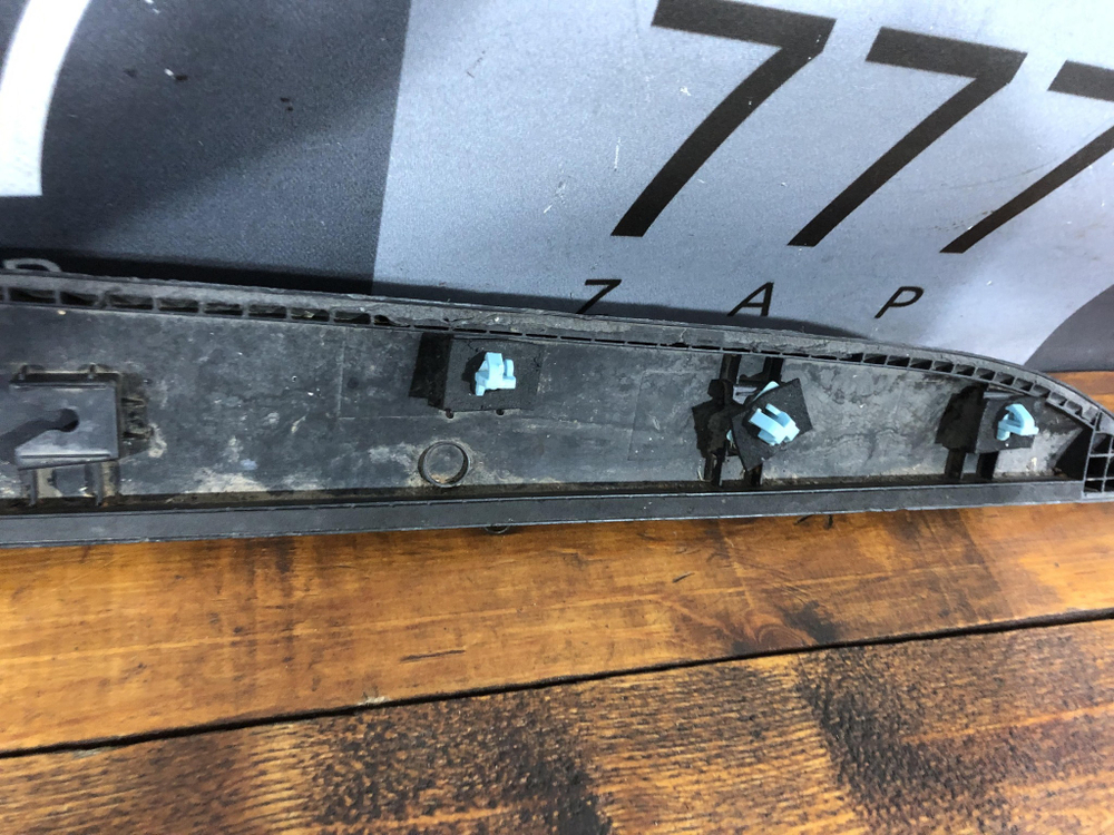 Накладка двери передней левой Kia Rio 4 X-Line 17-22 Б/У Оригинал 87713h0500