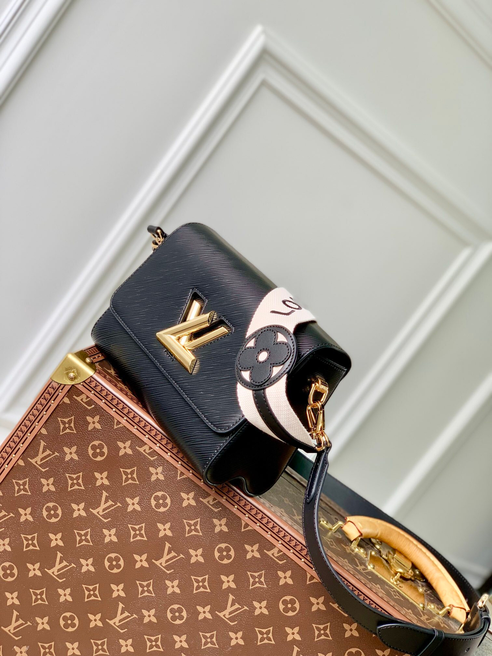 Louis Vuitton Twist MM