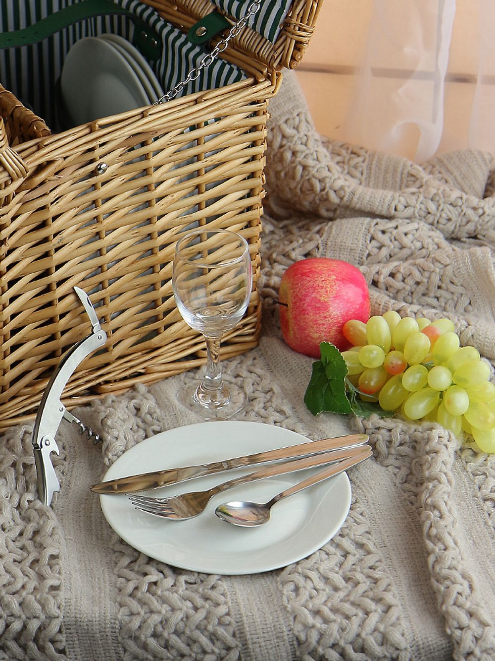 HOLYDAY BASKET Набор для пикника с термосумкой на 4 персоны