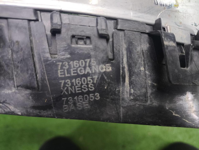 Решетка радиатора левая BMW X5 F15 X6 F16 (13-18)