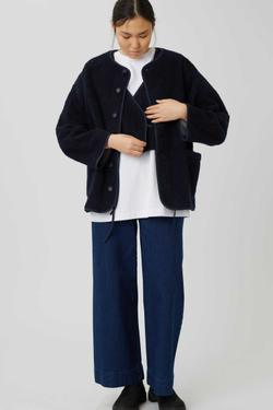 Жилет на двух завязках из синего меха