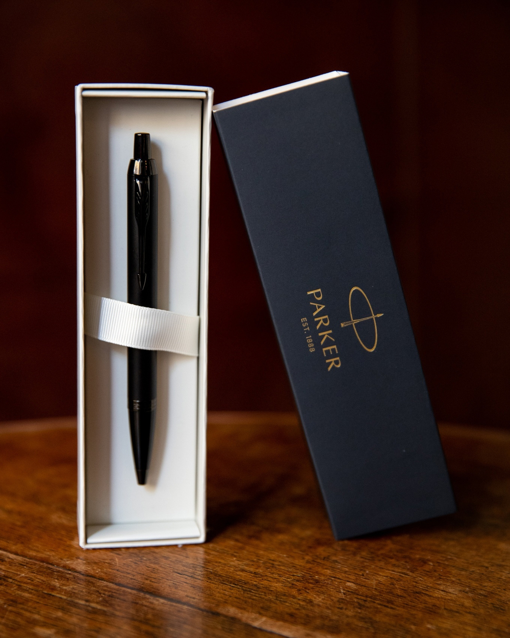 Набор с гравировкой: Ежедневник недатированный и шариковая ручка Parker IM Achromatic Matte Black (ч