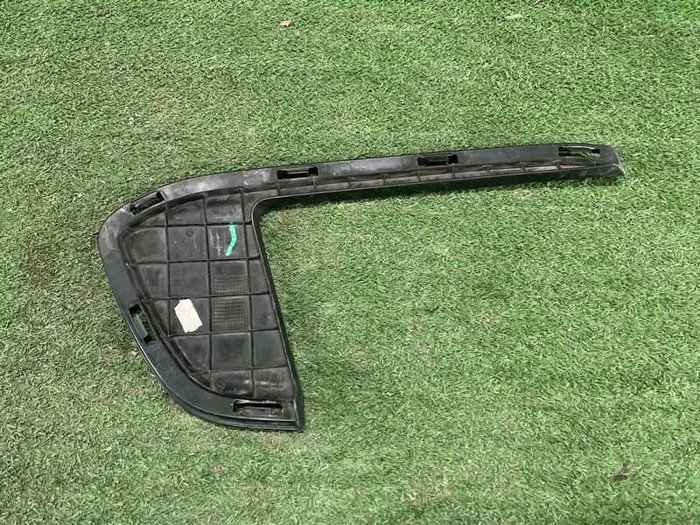 Накладка решетки радиатора левая Kia Sportage 4 QL (2018-2022)