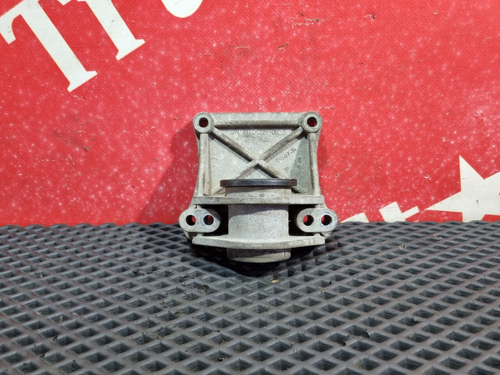 Кронштейн радиатора