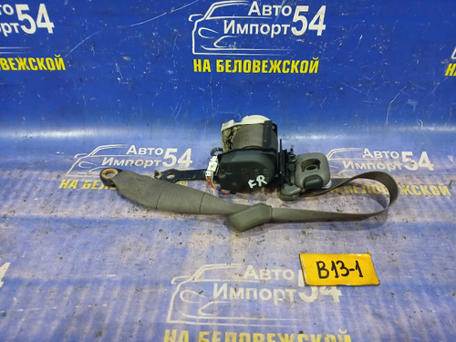 Ремень безопасности передний правый NISSAN SUNNY 1990