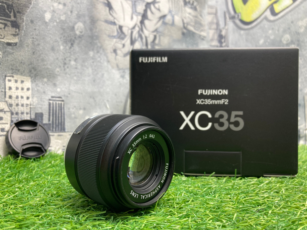 FujiFilm 35mm XC F2
