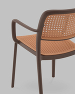 Стул Yona пластиковый с подлокотниками коричневый