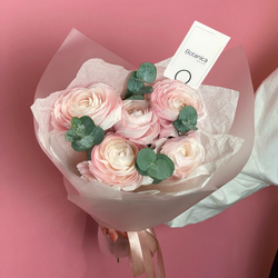 Моно букет из 5 ранункулусов и эвкалипта 80220265