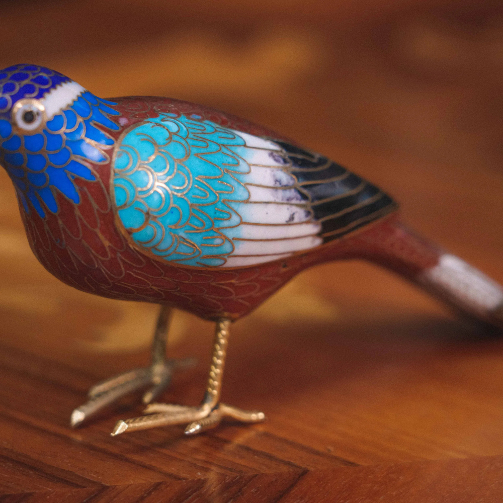 Парные фигурки птиц в технике клуазоне