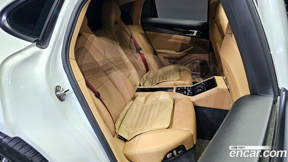 Porsche Panamera (971) 3.0 AWD (03.2020)