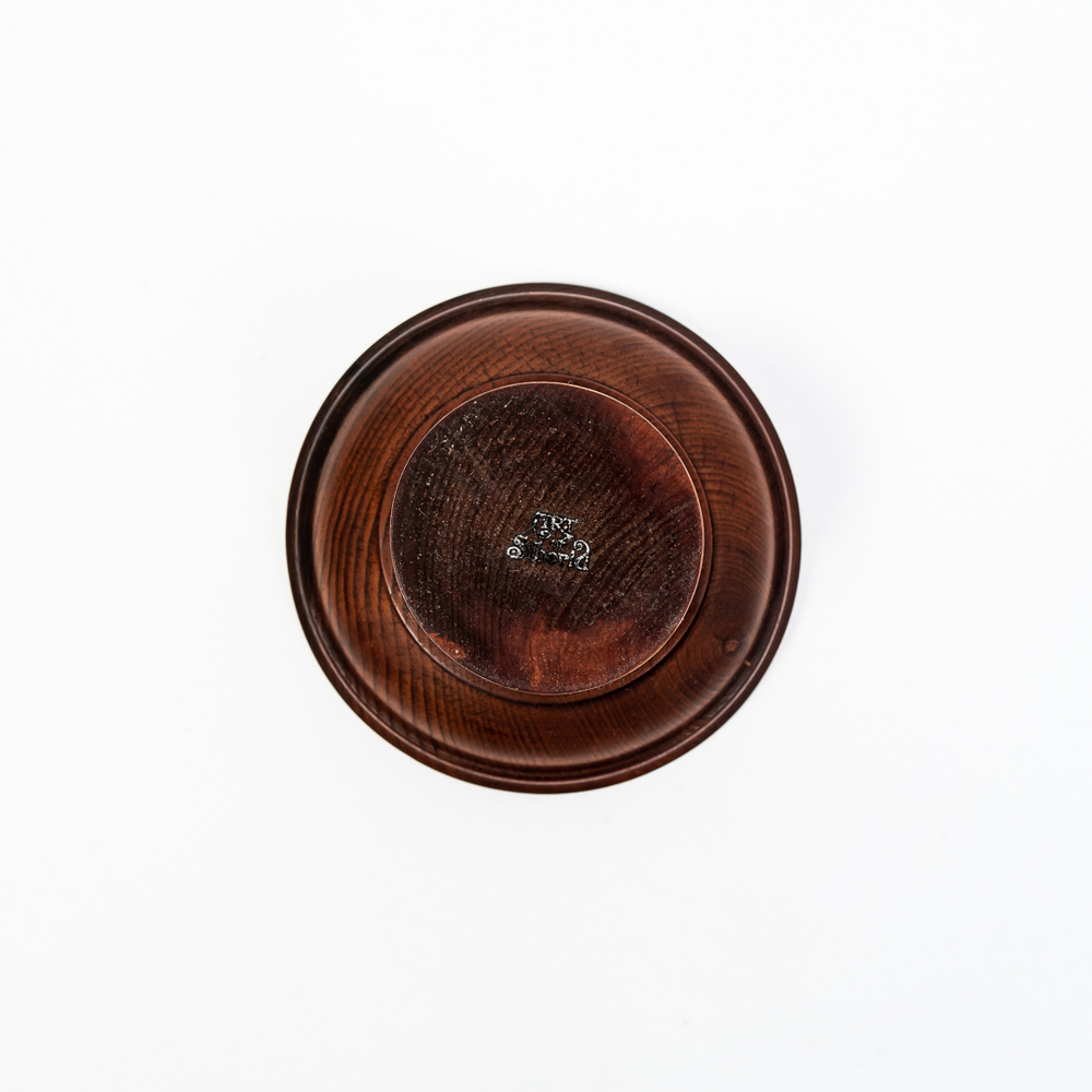 Винный столик из древесины кедра со съемной чашкой на ножках. VN6